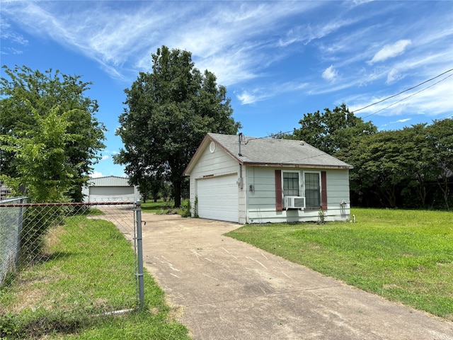 Listing photo 2 for 200 E Warren St, Wolfe City TX 75496