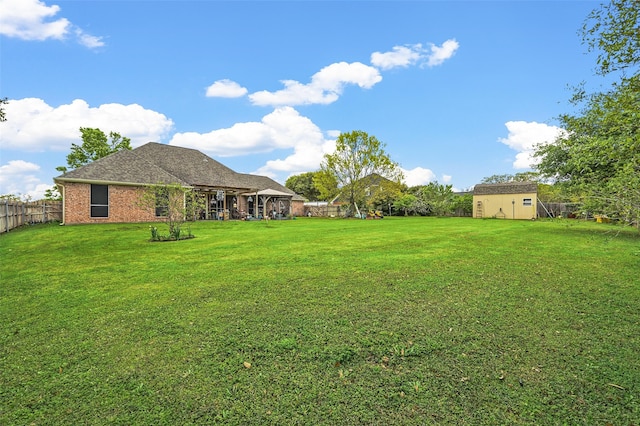 view of yard with a shed