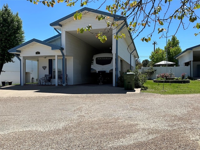 view of front of house with a front lawn