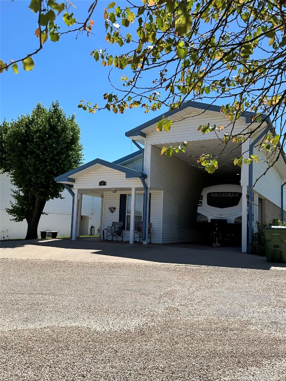 view of front of home featuring a porch