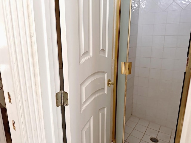 bathroom featuring walk in shower