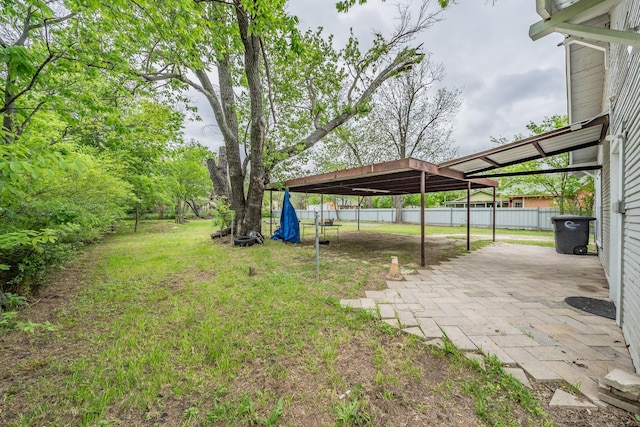 view of yard featuring a patio