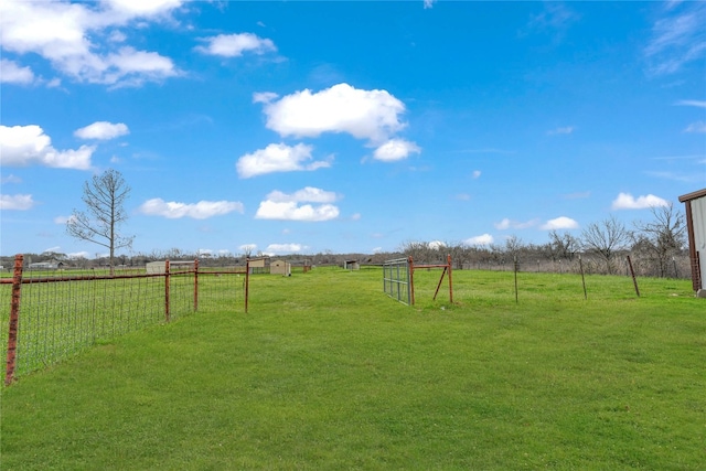 view of yard featuring a rural view