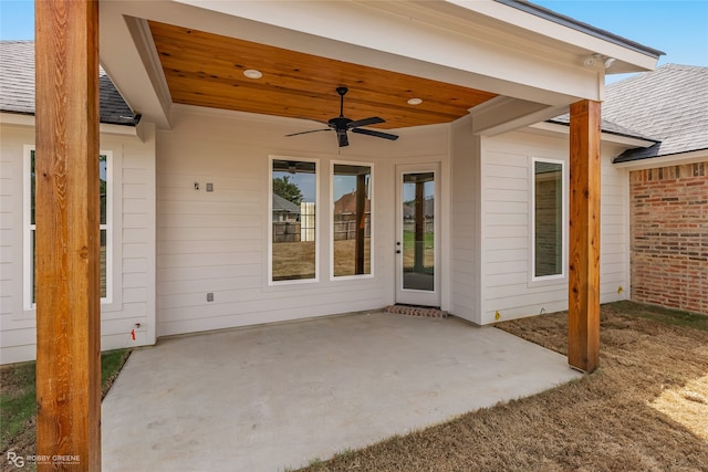 view of patio with ceiling fan