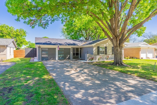 single story home featuring a front yard