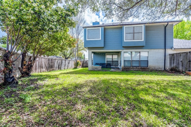 view of front of house featuring a front yard