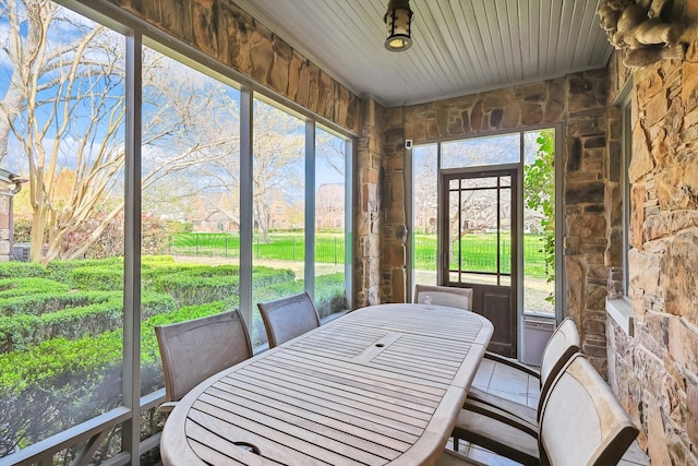 view of sunroom / solarium