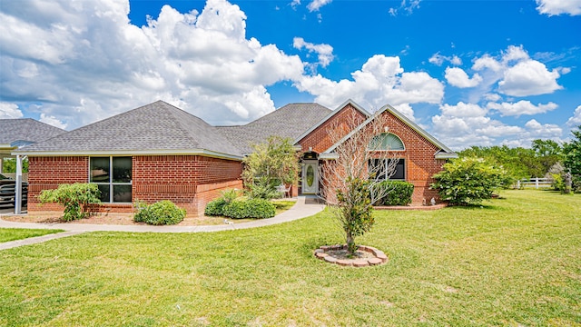 view of front of house featuring a front yard