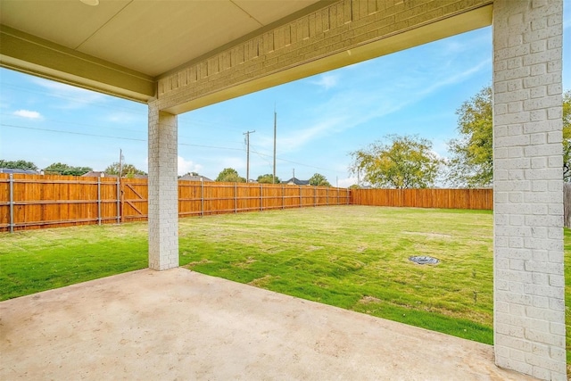 view of yard with a patio