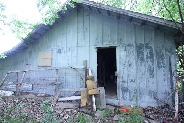 view of outdoor structure