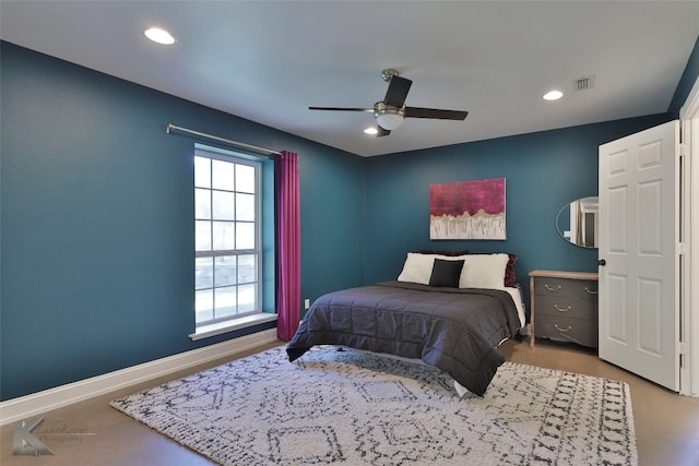 bedroom with ceiling fan