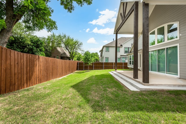 view of yard with a patio