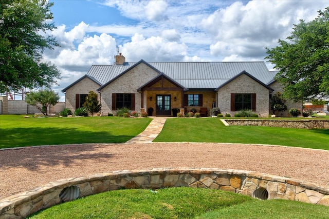 view of front facade featuring a front lawn