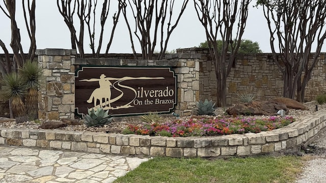 205 Haciendas Dr, Weatherford, TX 76087 - community / neighborhood sign with fence