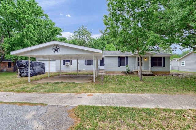 single story home with a front yard