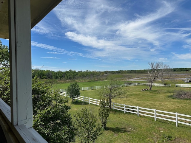 view of yard featuring a rural view