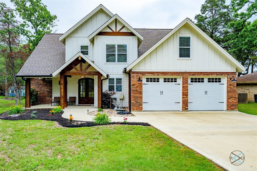 view of front facade with a porch and a front yard