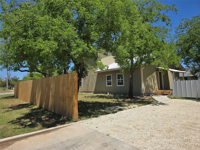 exterior space with a lawn