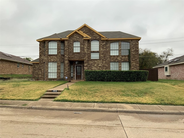 front of property featuring a front lawn