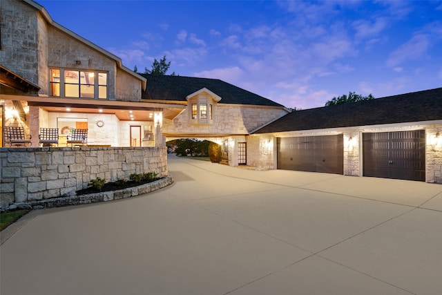 view of front facade with a garage