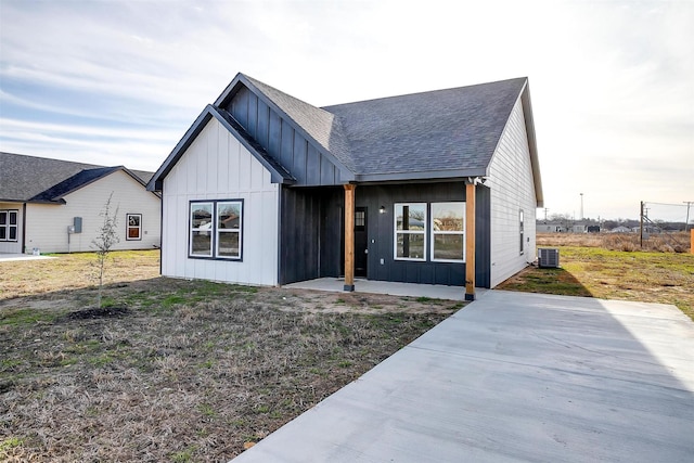 view of modern inspired farmhouse