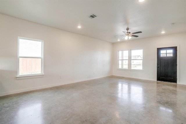 empty room with ceiling fan