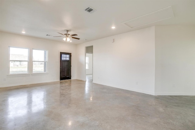 empty room featuring ceiling fan