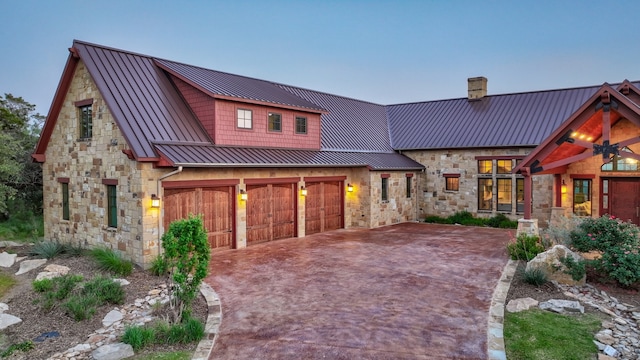 view of front facade featuring a garage