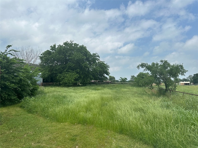 Listing photo 2 for 611 Thomas Rd, Springtown TX 76082