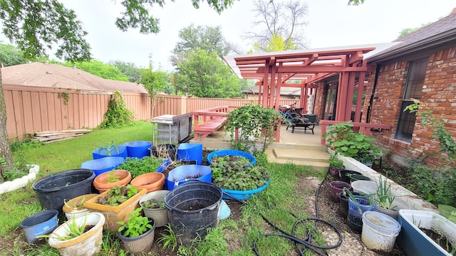 view of yard featuring a pergola