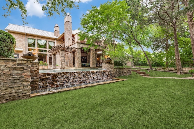 view of yard featuring a pergola