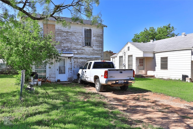 exterior space with a lawn