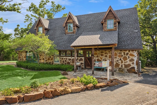 view of front of house with a front yard