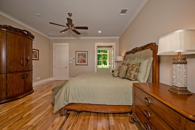 bedroom with light hardwood / wood-style floors, crown molding, and ceiling fan