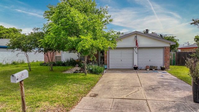 ranch-style home featuring a front lawn