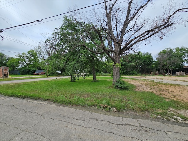 Listing photo 2 for 701 Beaver St, Brownwood TX 76801