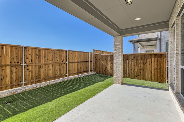 view of yard with a patio