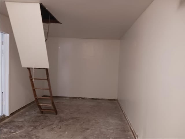 bonus room with concrete floors