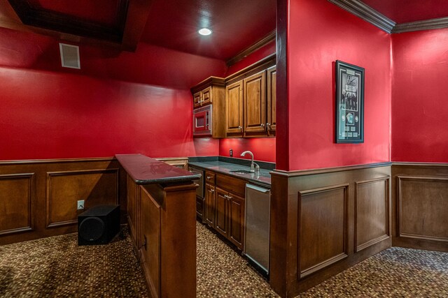 workout room with vaulted ceiling, ceiling fan, and crown molding