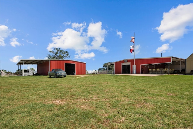 view of yard with an outdoor structure