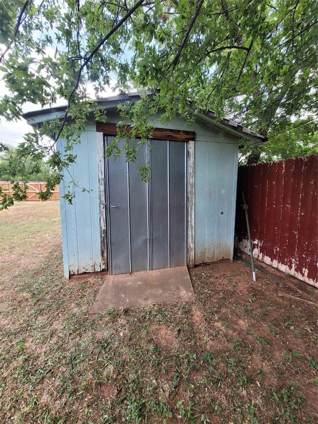 view of outdoor structure