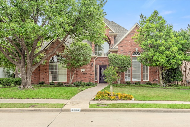 view of front of house with a front yard