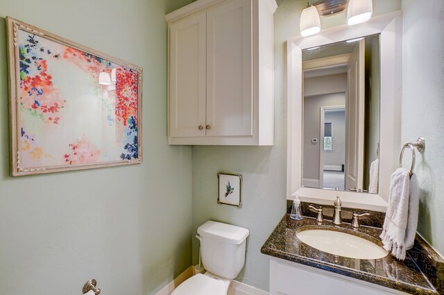 washroom featuring cabinets, washing machine and dryer, sink, and light tile patterned floors