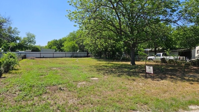 Listing photo 2 for 2114 S Neches St, Coleman TX 76834