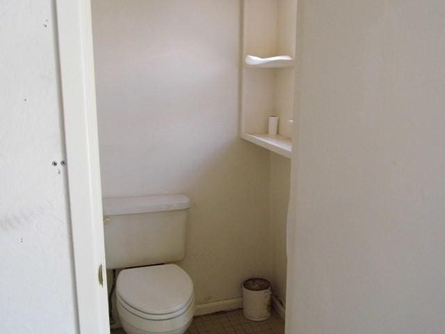 bathroom featuring toilet