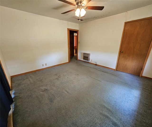 empty room featuring ceiling fan