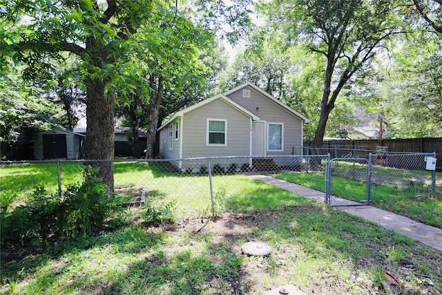 view of front of house with a front yard