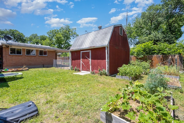 view of yard with a storage shed