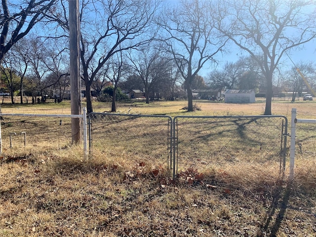 Listing photo 2 for 407 W Pecan St, Nocona TX 76255