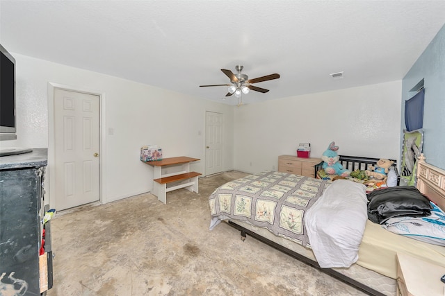 bedroom featuring ceiling fan